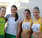Moterų estafetės komanda (i&scaron; kairės): Sonata Tamo&scaron;aitytė, Agnė &Scaron;erk&scaron;nienė, Lina Grinčikaitė, Modesta Morauskaitė.