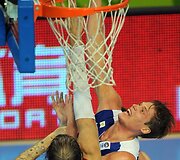 Jono Jerebko metimas