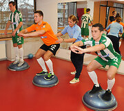 Futbolininkų ir &scaron;okėjų treniruotė