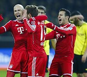 &bdquo;Bayern&ldquo; futbolininkai sveikina Mario Goetze