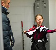 Ula lanko ledo ritulį su berniukais