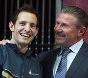 Renaud'as Lavillenie'as ir Sergejus Bubka