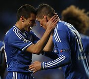 Cezaras Azpilicueta ir Fernando Torresas