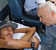Neymarą ligoninė aplankė Brazilijos futbolo konfederacijos prezidentas Jose Maria Marinas