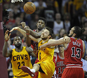 Matthew Dellavedova ir LeBronas James
