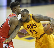 Jimmy Butleris ir LeBronas Jamesas