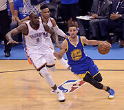 Stephenas Curry bando i&scaron;vengti varžovų