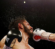 Jorge'as Linaresas prie&scaron; Anthony Crolla