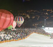 Naktinis paradas, Lietuvos komandos balionas &ndash; kairėje