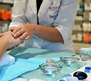 Specialistai lepina ir profesionaliu rankų masažu