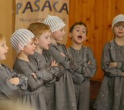 Dainuoja "Neofolk" vaikai 