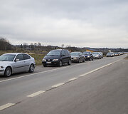 Karveli&scaron;kių kapinių prieigos