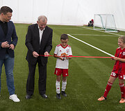 Vilniaus Pilaitės gimnazijos dengto futbolo maniežo atidarymas