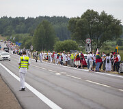 50 tūkstančių žmonių stojo į gyvą grandinę: lietuviai solidarizuojasi su baltarusiais