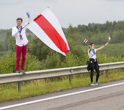 50 tūkstančių žmonių stojo į gyvą grandinę: lietuviai solidarizuojasi su baltarusiais