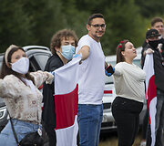 50 tūkstančių žmonių stojo į gyvą grandinę: lietuviai solidarizuojasi su baltarusiais