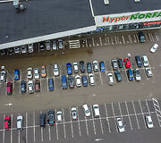 Prekybos centrų aik&scaron;telės &Scaron;v. Kalėdų i&scaron;vakarėse