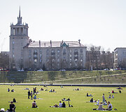 Saulėta sekmadienio popietė Vilniaus centre