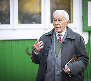 Ant namo kuriame gyveno aktorė Kazimiera Kymantaitė atidengtas atminimo ženklas
