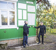 Ant namo kuriame gyveno aktorė Kazimiera Kymantaitė atidengtas atminimo ženklas