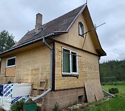 Irena kartu su vyru atnaujino sodo namelį