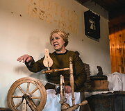 &bdquo;Kelias į marčias: i&scaron;verptas, i&scaron;austas, i&scaron;svajotas&ldquo; &ndash; tai pavadinta memorialiniame M.Katkaus muziejuje rengiama edukacija.