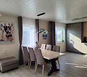 Loreta kartu su vyru atnaujino namus &ndash; valgomojo zona atsidaro ten, kur anksčiau buvo virtuvė