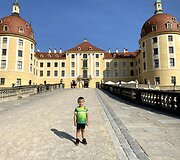 Indrės aistra &ndash; kelionės po pasaulį. Indrės aistra &ndash; kelionės po pasaulį. Keliauti mėgsta ir jos sūnus Aras. 