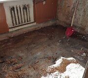 Naujosios Akmenės rajone pora atnaujina namus: vonia prie&scaron; remontą