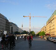 Rytų Berlynas nuo Brandenburgo vartų