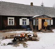 Eglė ir Mike'as džiaugiasi Lietuva ir čia renovuoja sodybą