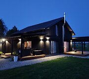 &Scaron;imtametė trobelė tapo i&scaron;skirtiniu namu