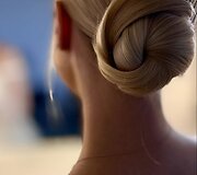 &Scaron;ventinis įvaizdis: &scaron;ukuosena ir makiažas vakarėliui