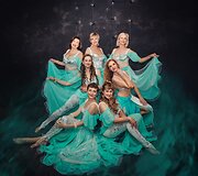 Agnės kartu su pilvo &scaron;okėjų grupe