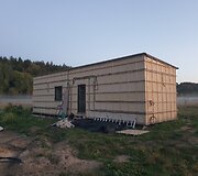 Renaldas savo rankomis stato modulinį namelį