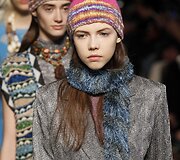 Milano mados savaitė: rožinės protesto kepuraitės &ndash; naujausioje &bdquo;Missoni&ldquo; kolekcijoje