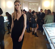 Juvelyrė Ernesta Statkutė ir jos papuo&scaron;alai juvelyrikos darbų pristatyme Artistar Jewels 2018