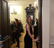 Juvelyrė Ernesta Statkutė ir jos papuo&scaron;alai juvelyrikos darbų pristatyme Artistar Jewels 2018