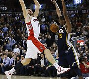 &bdquo;Toronto Raptors&ldquo; ekipa po trijų pratęsimų nusileido &bdquo;Utah Jazz&ldquo; atstovams 133:140