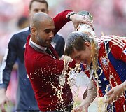 Miuncheno &bdquo;Bayern&ldquo; klubo žaidėjai ir treneriai  &scaron;venčia pergalę Bundeslygos čempionate