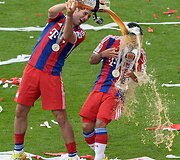 Miuncheno &bdquo;Bayern&ldquo; klubo žaidėjai ir treneriai  &scaron;venčia pergalę Bundeslygos čempionate