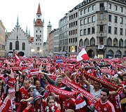 Miuncheno &bdquo;Bayern&ldquo; klubo žaidėjai ir treneriai  &scaron;venčia pergalę Bundeslygos čempionate