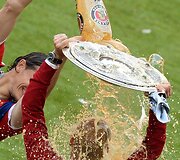 Miuncheno &bdquo;Bayern&ldquo; klubo žaidėjai ir treneriai  &scaron;venčia pergalę Bundeslygos čempionate