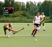 Lietuvos moterų žolės riedulio rinktinė įveikė Lenkiją