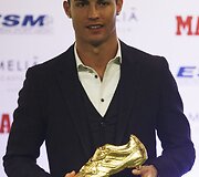 Cristiano Ronaldo įteiktas &bdquo;Auksinio batelio&ldquo; prizas