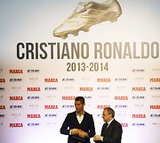 Cristiano Ronaldo įteiktas &bdquo;Auksinio batelio&ldquo; prizas