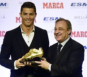 Cristiano Ronaldo įteiktas &bdquo;Auksinio batelio&ldquo; prizas