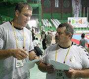 Valentinas Mizgaitis 2007 metais su imtynininku Mindaugu Ežerskiu
