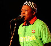  &bdquo;The Refugee All Stars&ldquo; koncerto akimirka 