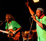  &bdquo;The Refugee All Stars&ldquo; koncerto akimirka 